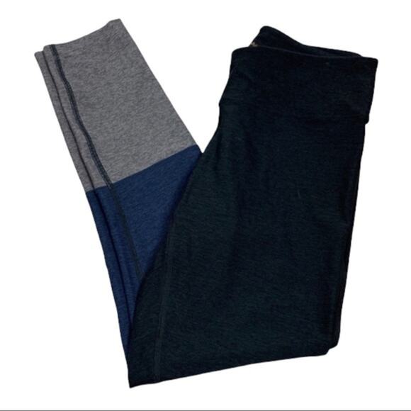 Outdoor Voices 7/8 Gradient Leggings Tri-color XS - Picture 3 of 9